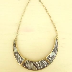 Necklace - Snakeskin print